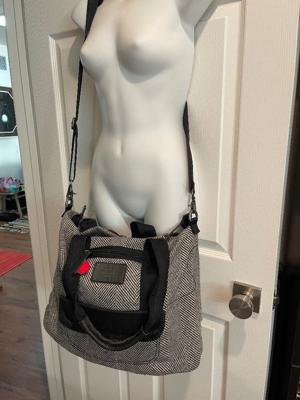 LULULEMON LUCKY HERRINGTON TOTE TRAVEL BAG BLACK & GRAY XL RETAIL $148 Vintage